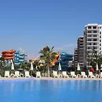 Apartment Caesar Blue Large With Sea View And Aquapark